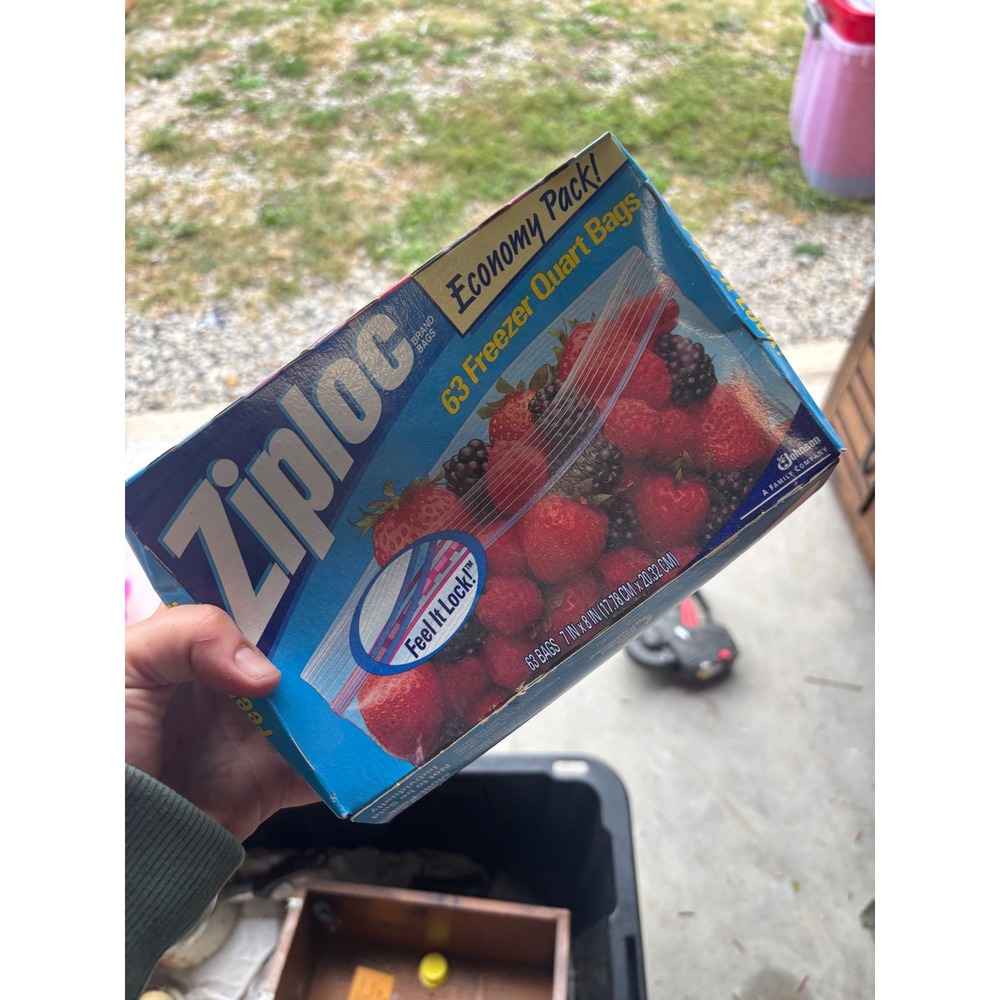Vintage 1998 Ziploc Freezer Quart Bags Economy Pack 63 Box Prop Retro collector